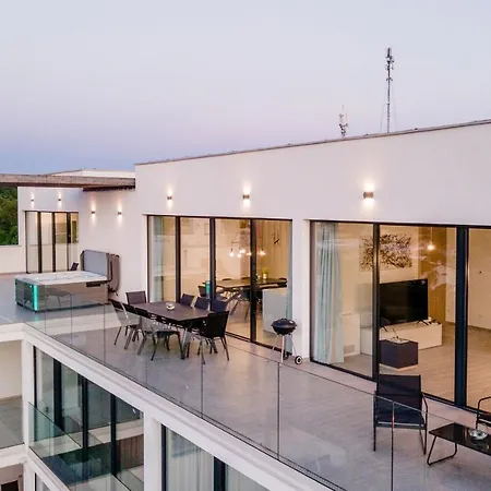 Pensionat Deluxe Penthouse Rova With Private Jacuzzi And Sea View