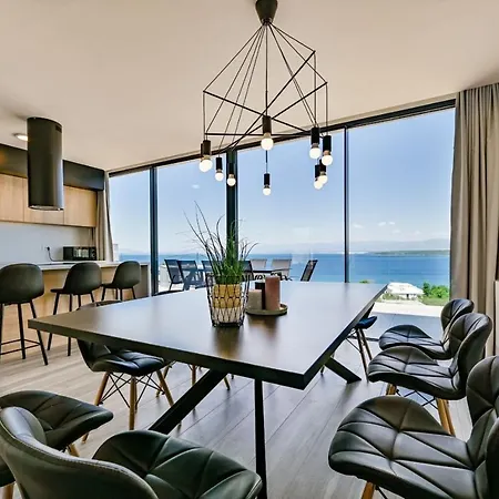 Deluxe Penthouse Rova With Private Jacuzzi And Sea View 5* Malinska